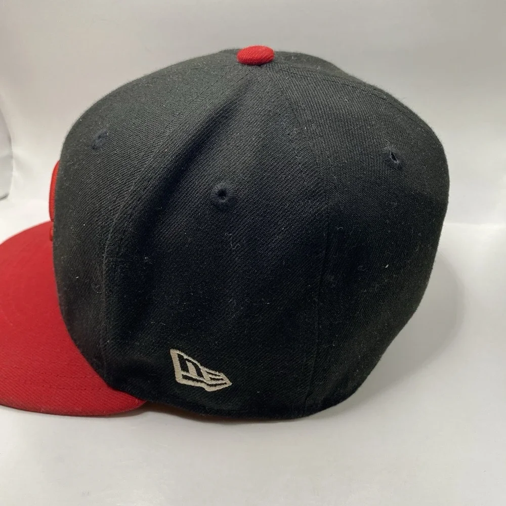 Cincinnati Reds Hat New Era 59Fifty Fitted Size 7 1/8 Black Red On Field Cleaned